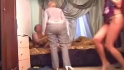 Жена застукала мужа за изменой. (Смотреть до конца)