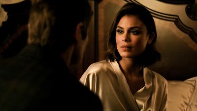 Голая Nathalie Kelley